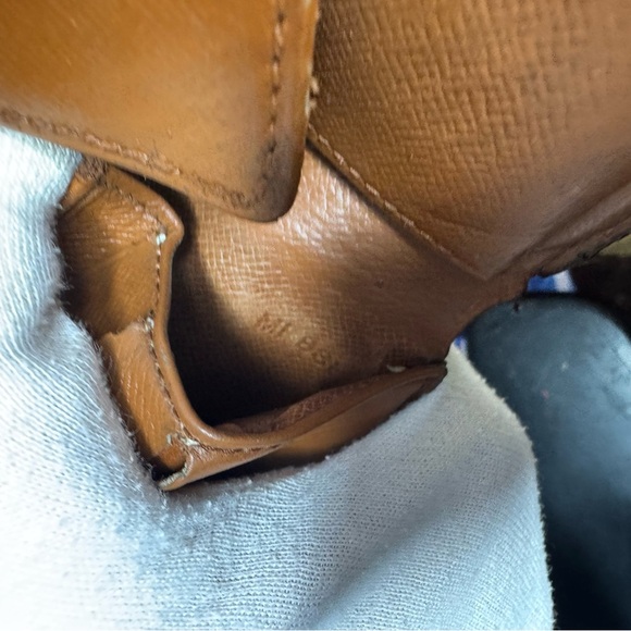 - Louis Vuitton, men's monogram, bifold, wallet, vintage - Picture 16 of 17